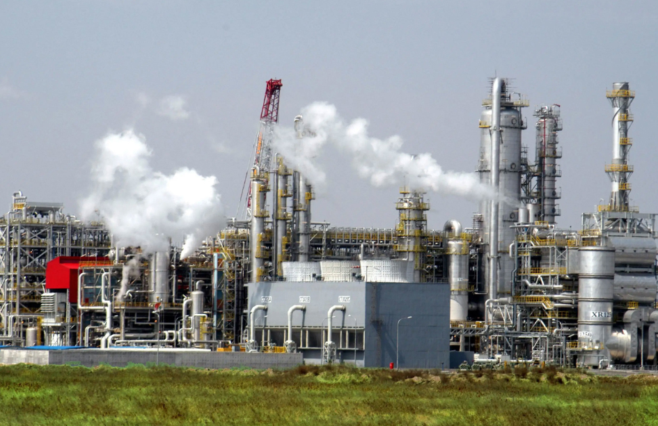 恒溫恒濕試驗箱可適用于化工行業(yè)機械設(shè)備試驗測試